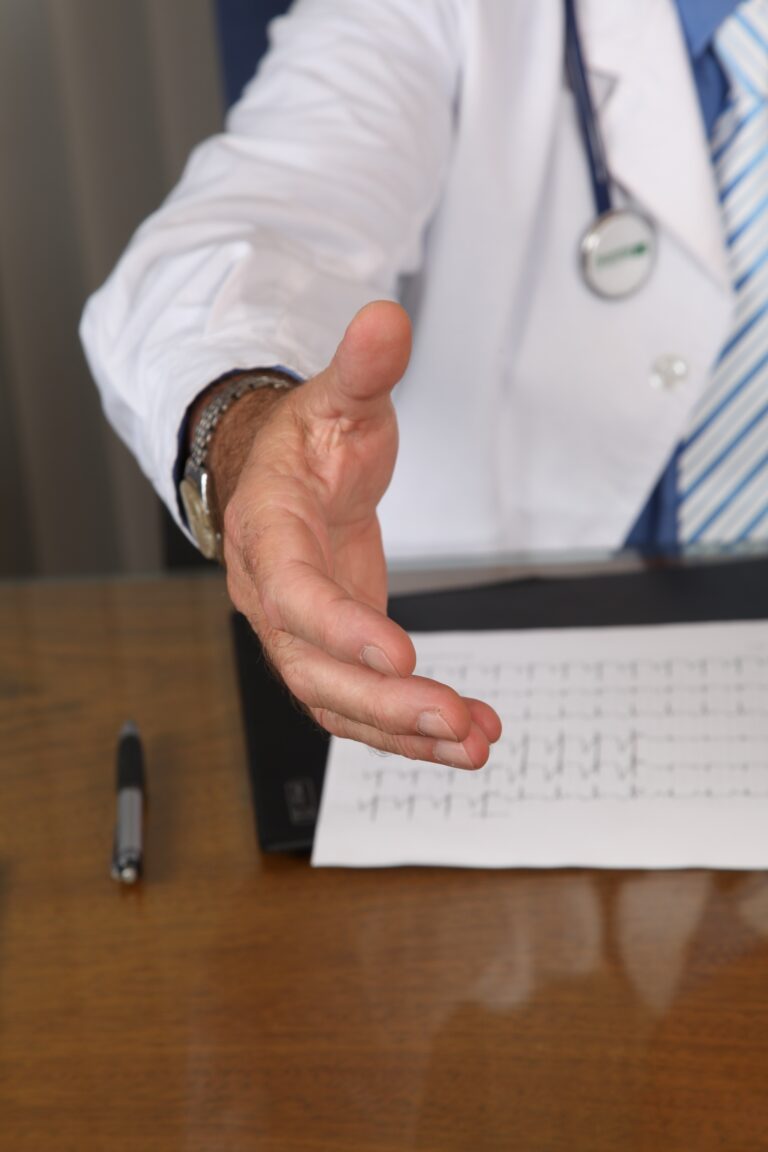 doctor-1228629.jpg