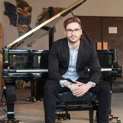 Staatstheater Cottbus: GASTSPIEL Rote Rosen –  Erinnerungen an Gerd Natschinski