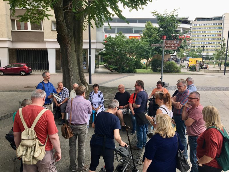 fcf7b32c35329e0b67b1757be8e2b43a18f6b6e3f8272e6ec8228eb7de389f0e.jpg#Behinderte, #Beteiligung, #Senioren, #Stadtrundgang fcf7b32c35329e0b67b1757be8e2b43a18f6b6e3f8272e6ec8228eb7de389f0e.jpg#Behinderte, #Beteiligung, #Senioren, #Stadtrundgang
